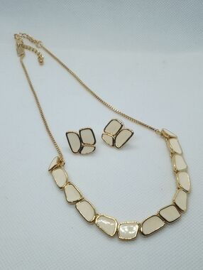 KATE SPADE WHITE ENAMEL PLAY THE GALLERY NECKLACE